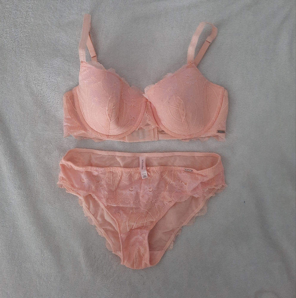 Lace Underwire Bra and Panty Set - Peach